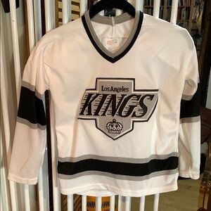 Los Ángeles Kings shirt. Child’s size M